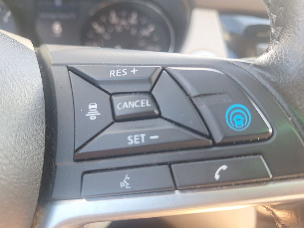 Used 2022 Nissan Rogue Sport SL image 14