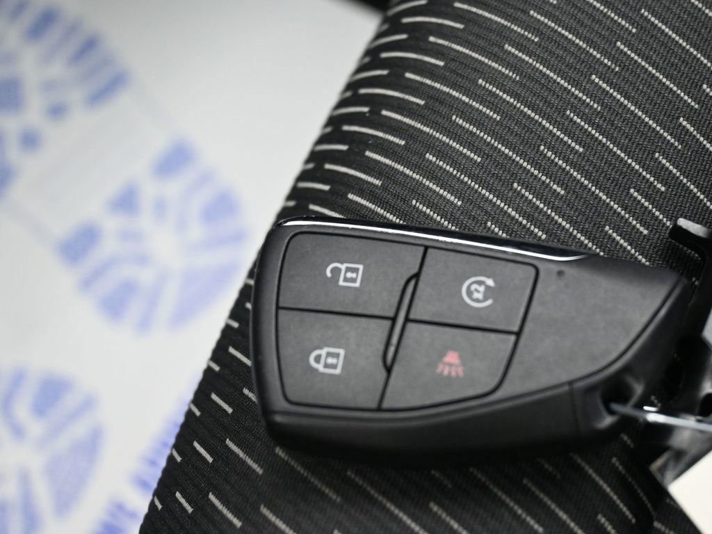 Used 2025 Chevrolet Equinox LT AWD/4WD image 29
