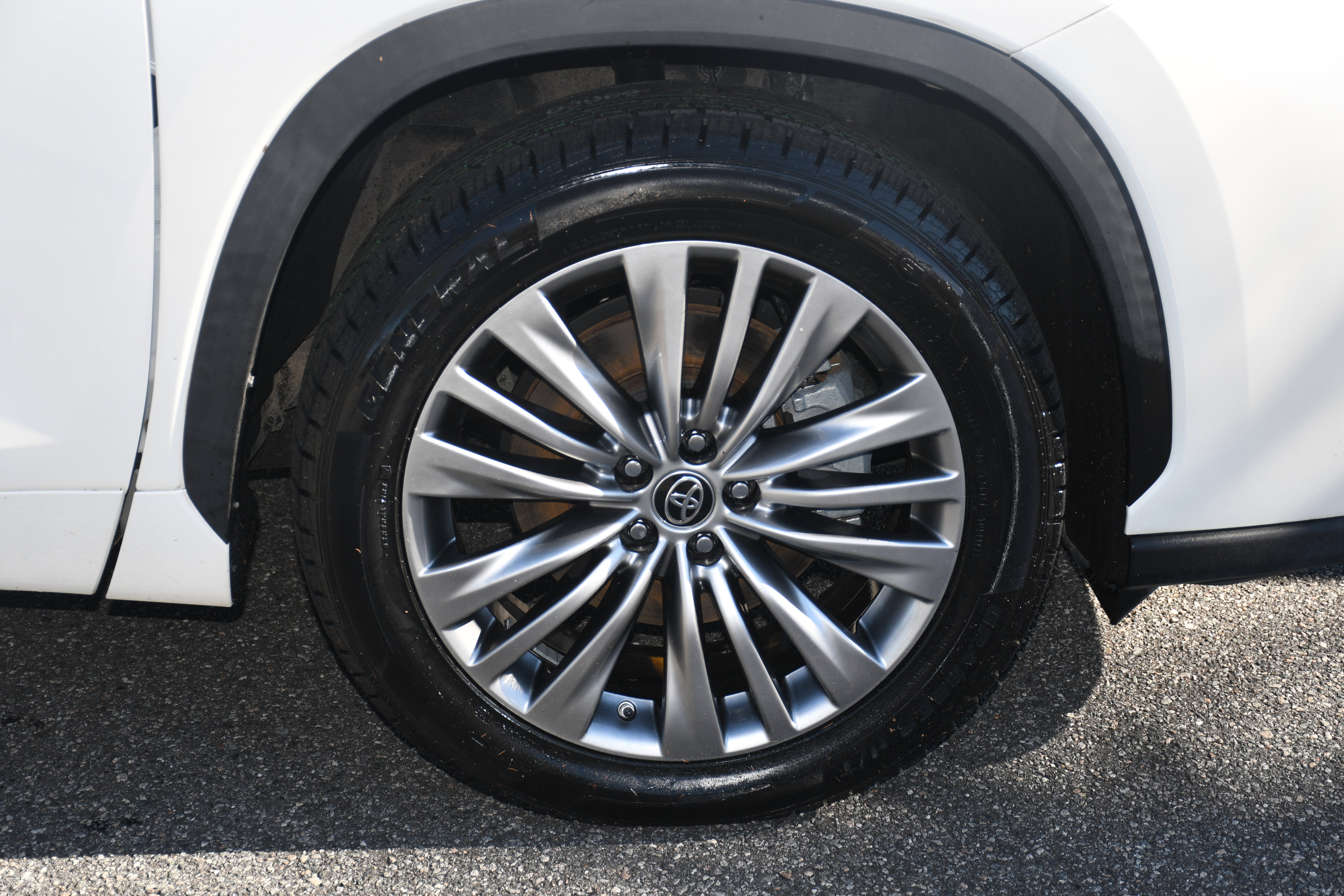 Used 2021 Toyota Highlander Platinum image 24