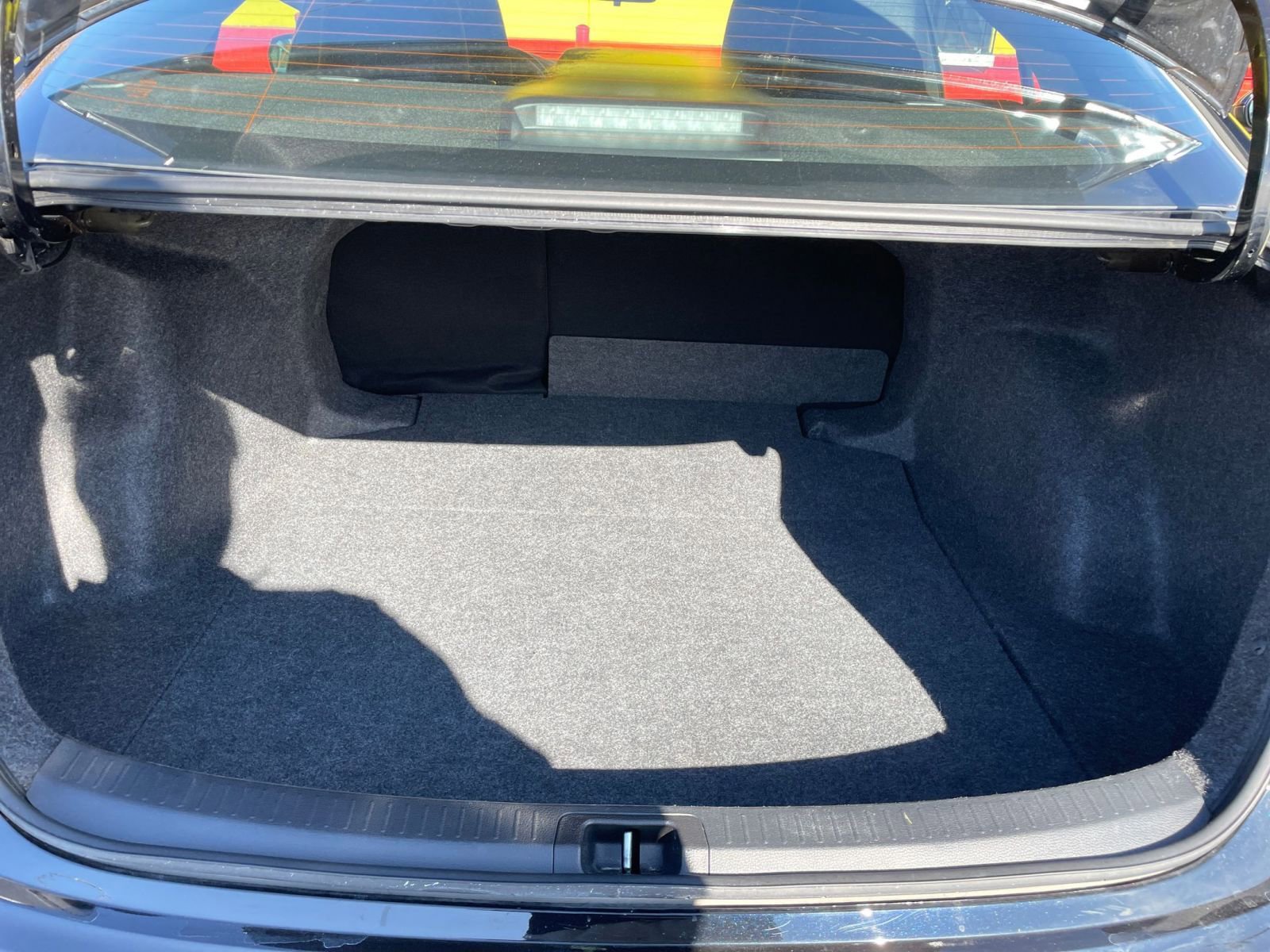 Used 2025 Toyota Corolla LE image 31