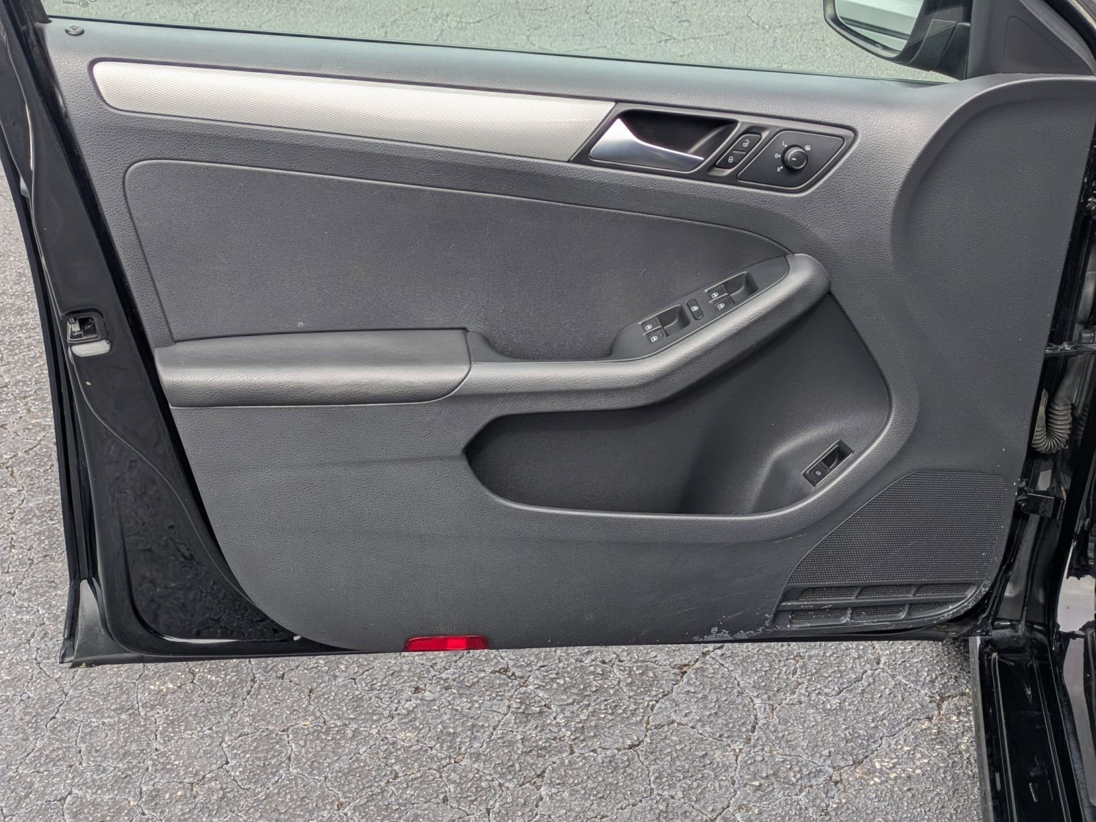 Used 2015 Volkswagen Jetta SE image 17