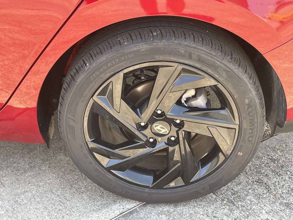 Used 2026 Hyundai Elantra Sport FWD image 9