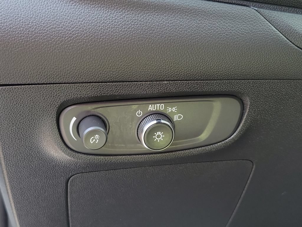 Used 2025 Buick Encore GX Preferred FWD image 21
