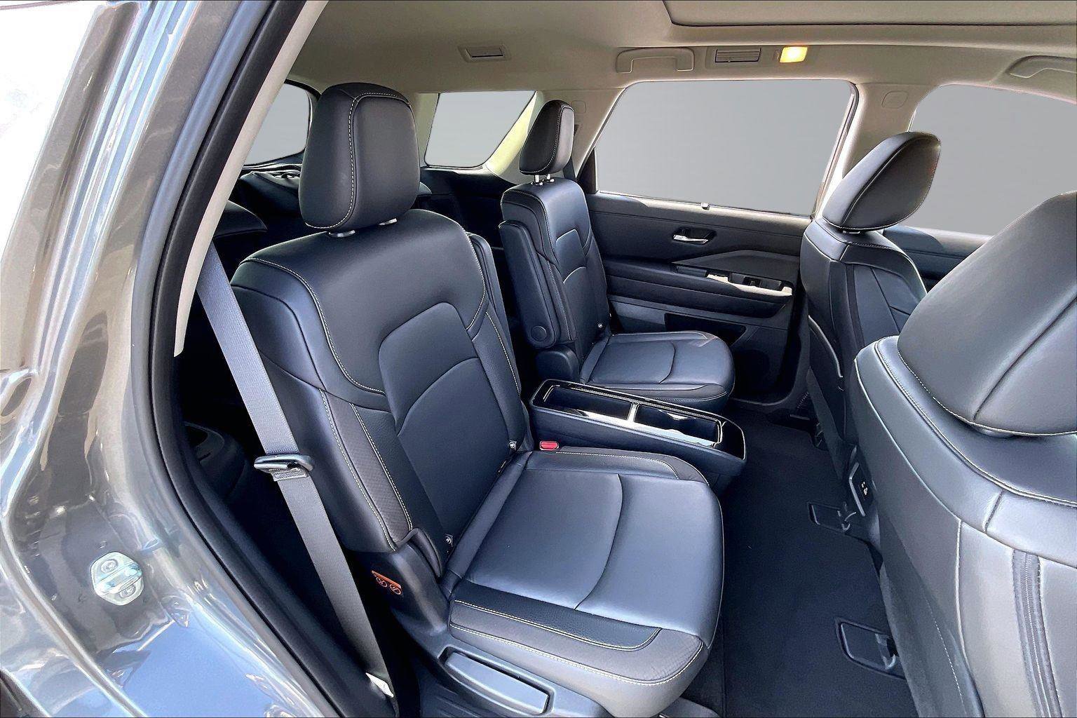 Certified 2024 Nissan Pathfinder SL w/ SL Premium Package image 28