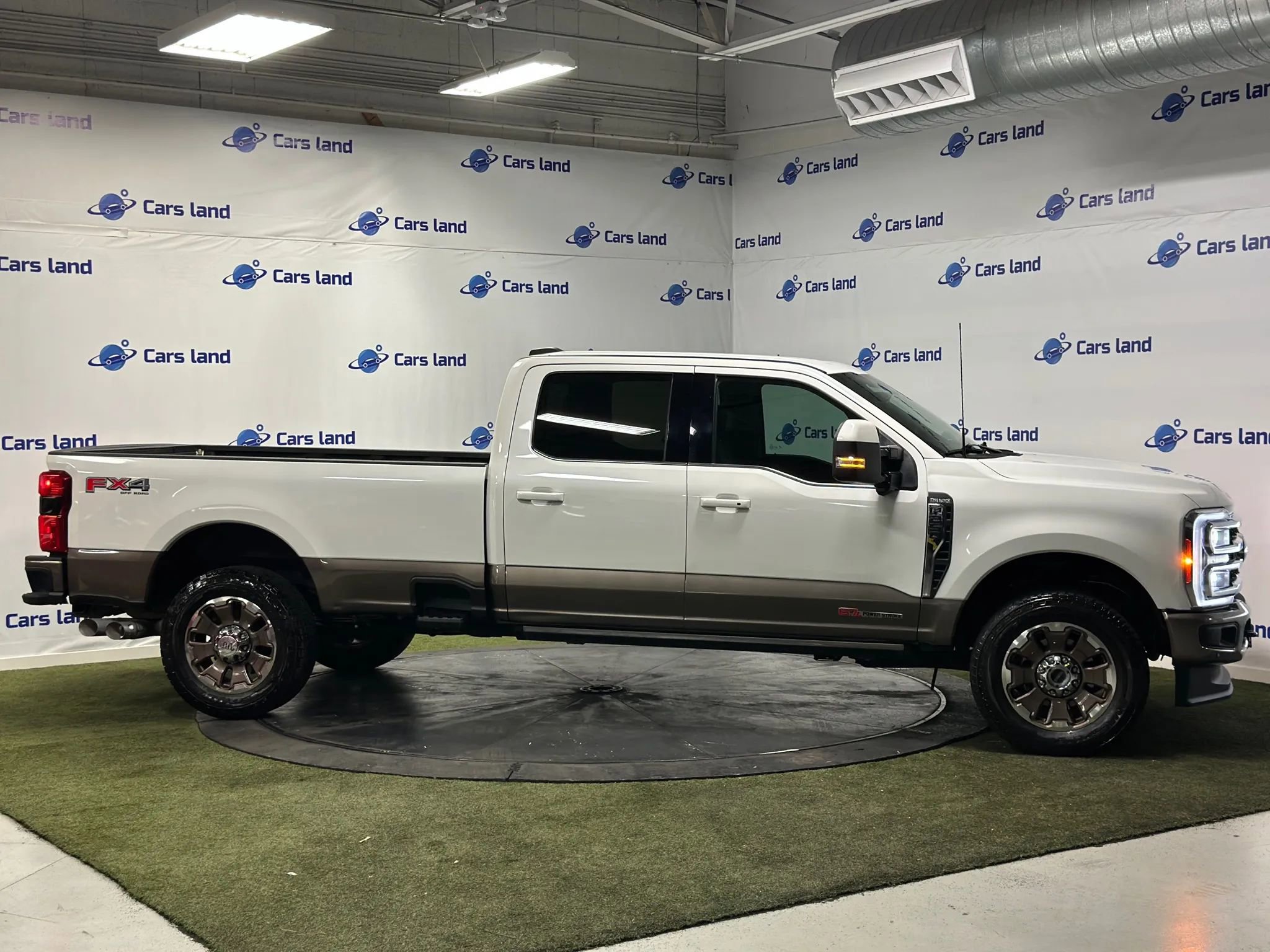 Used 2023 Ford F250 King Ranch image 3
