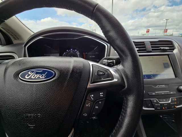 Used 2020 Ford Fusion SEL FWD image 12