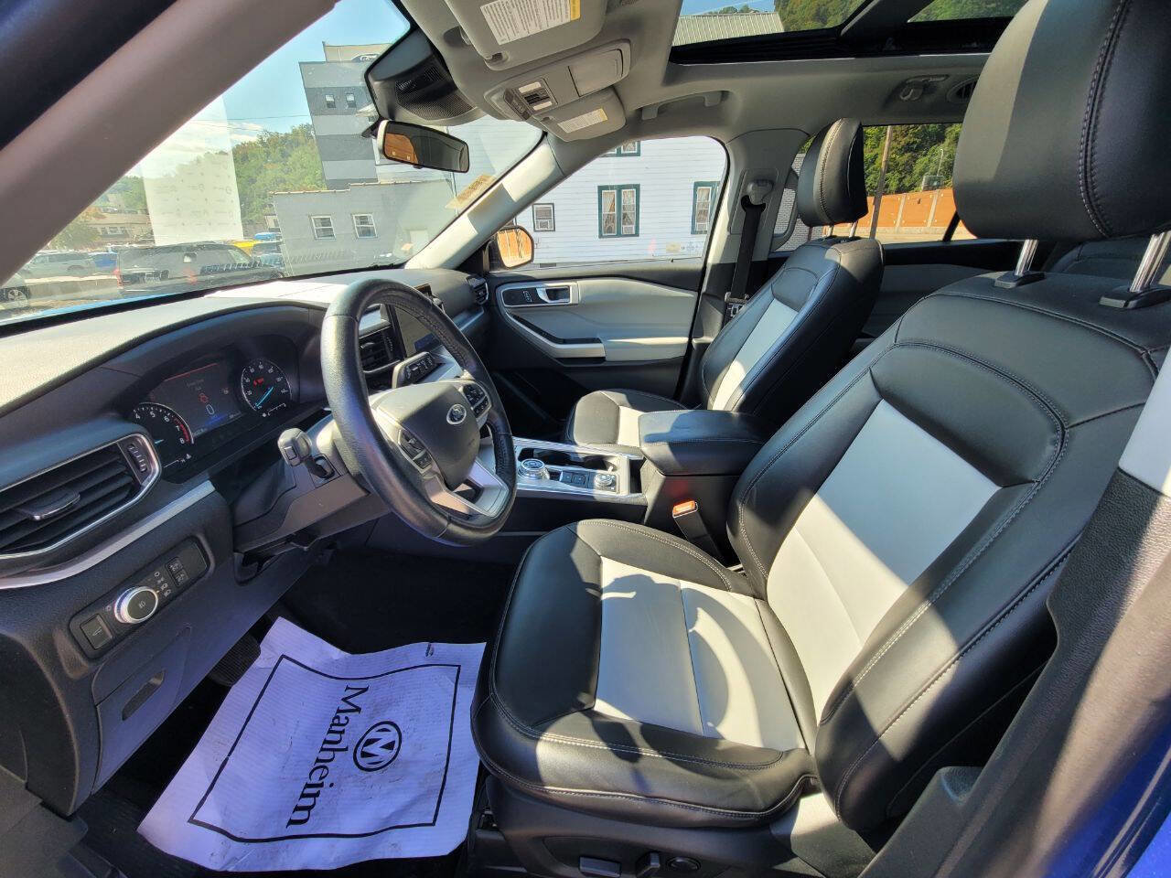 Used 2022 Ford Explorer XLT w/ Equipment Group 202A image 18