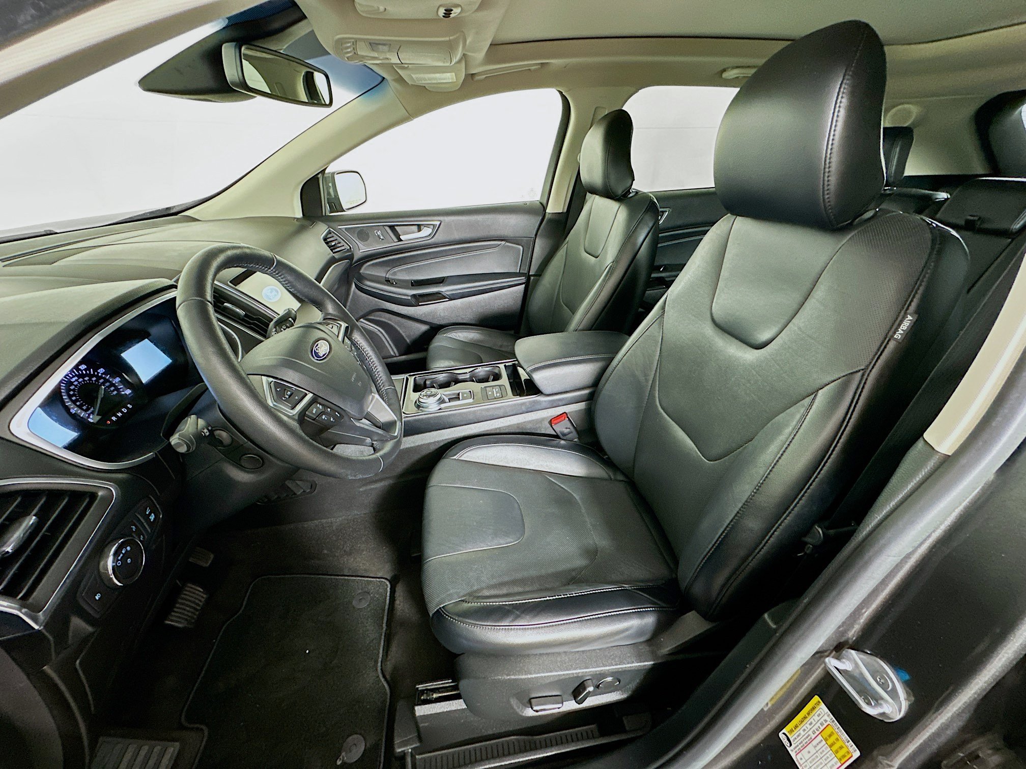 Used 2019 Ford Edge Titanium w/ Equipment Group 301A FWD image 13