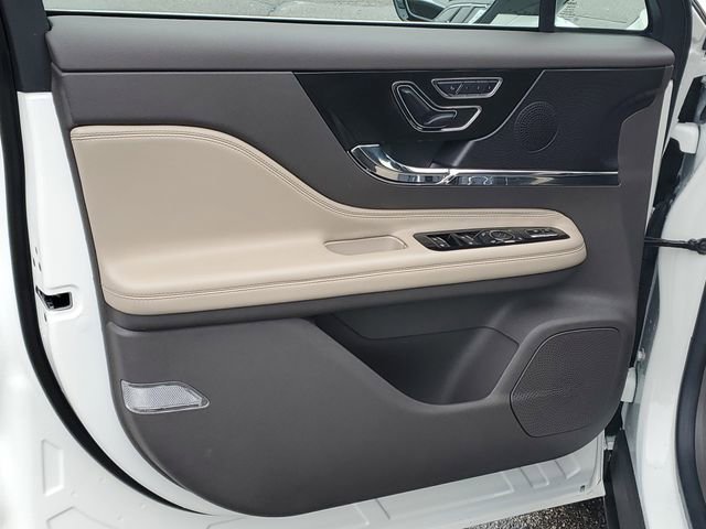 Certified 2023 Lincoln Corsair AWD w/ Equipment Group 101A image 9