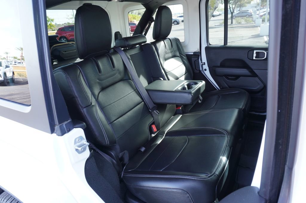 Used 2023 Jeep Wrangler Unlimited Sahara image 10