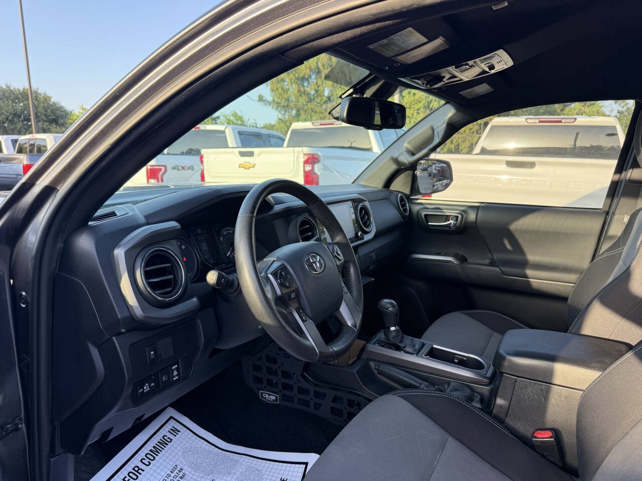 Used 2020 Toyota Tacoma TRD Off-Road AWD/4WD image 6