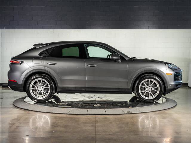 Certified 2025 Porsche Cayenne Coupe AWD/4WD image 8