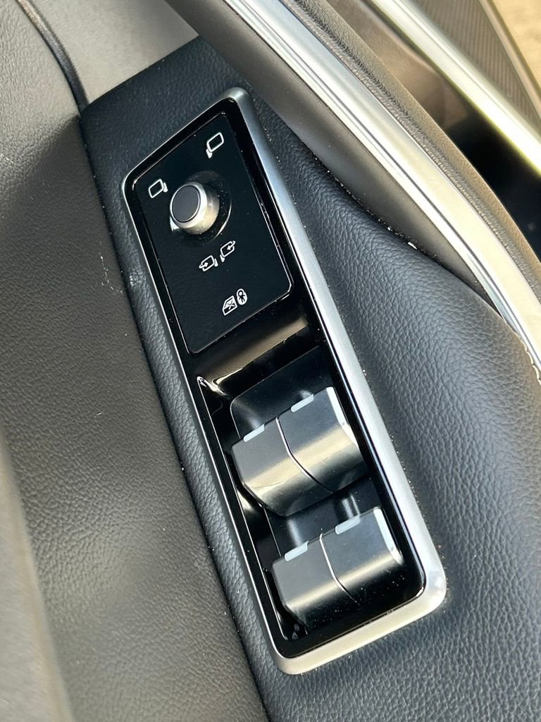 Used 2024 Jaguar F-PACE R-Dynamic S image 27