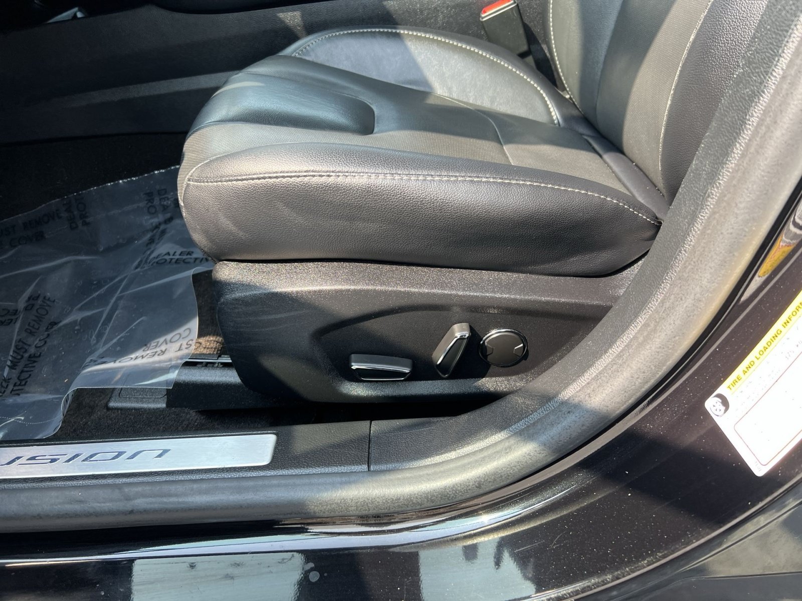 Used 2019 Ford Fusion Energi Titanium FWD image 14