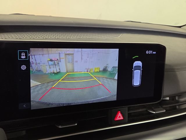Certified 2025 Kia Carnival FWD image 17