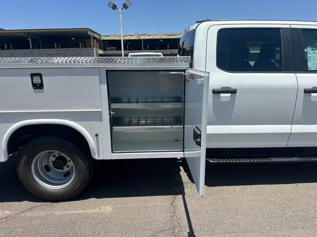 New 2025 Ford F350 XL w/ XL Chrome Package image 6