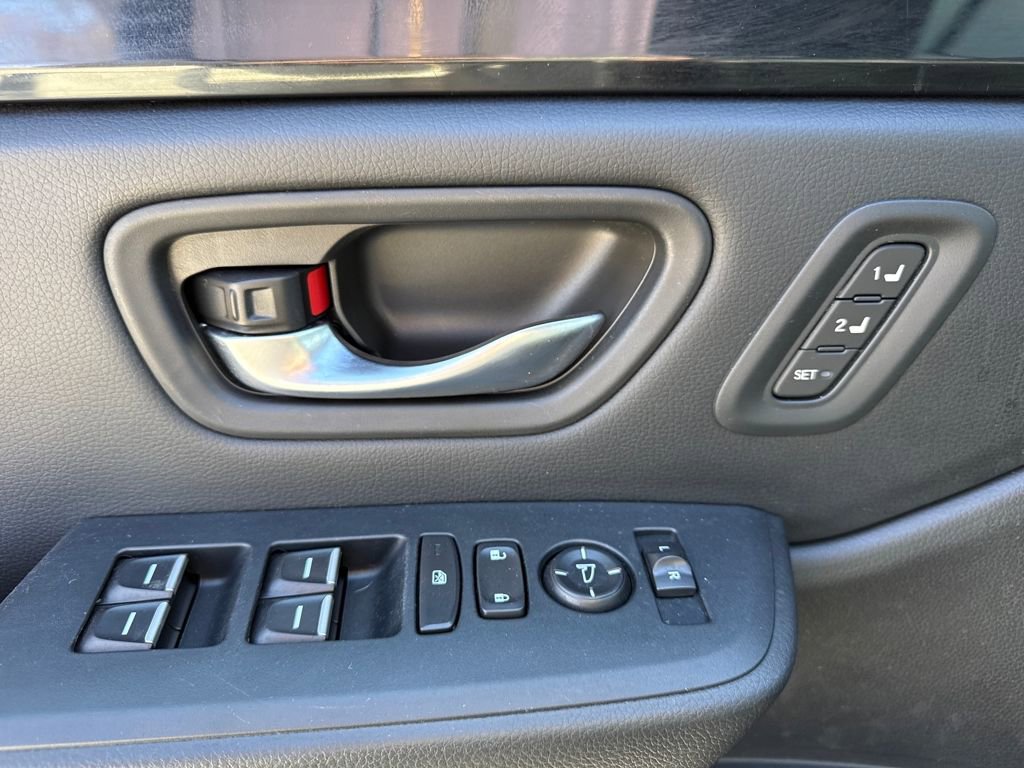 Used 2023 Honda Pilot Touring image 15