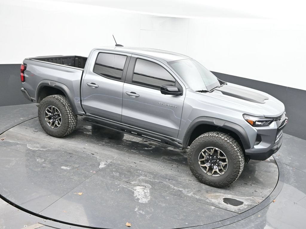 Used 2024 Chevrolet Colorado ZR2 w/ ZR2 Convenience Package III AWD/4WD image 32