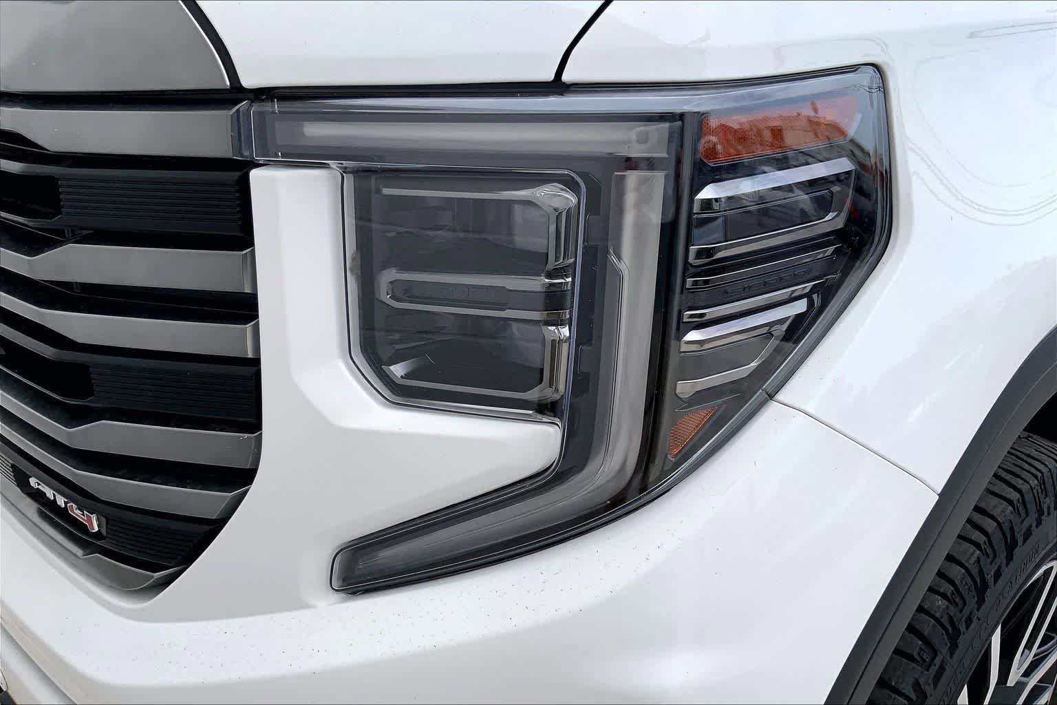 Used 2023 GMC Sierra 1500 AT4 w/ AT4 Premium Package image 32
