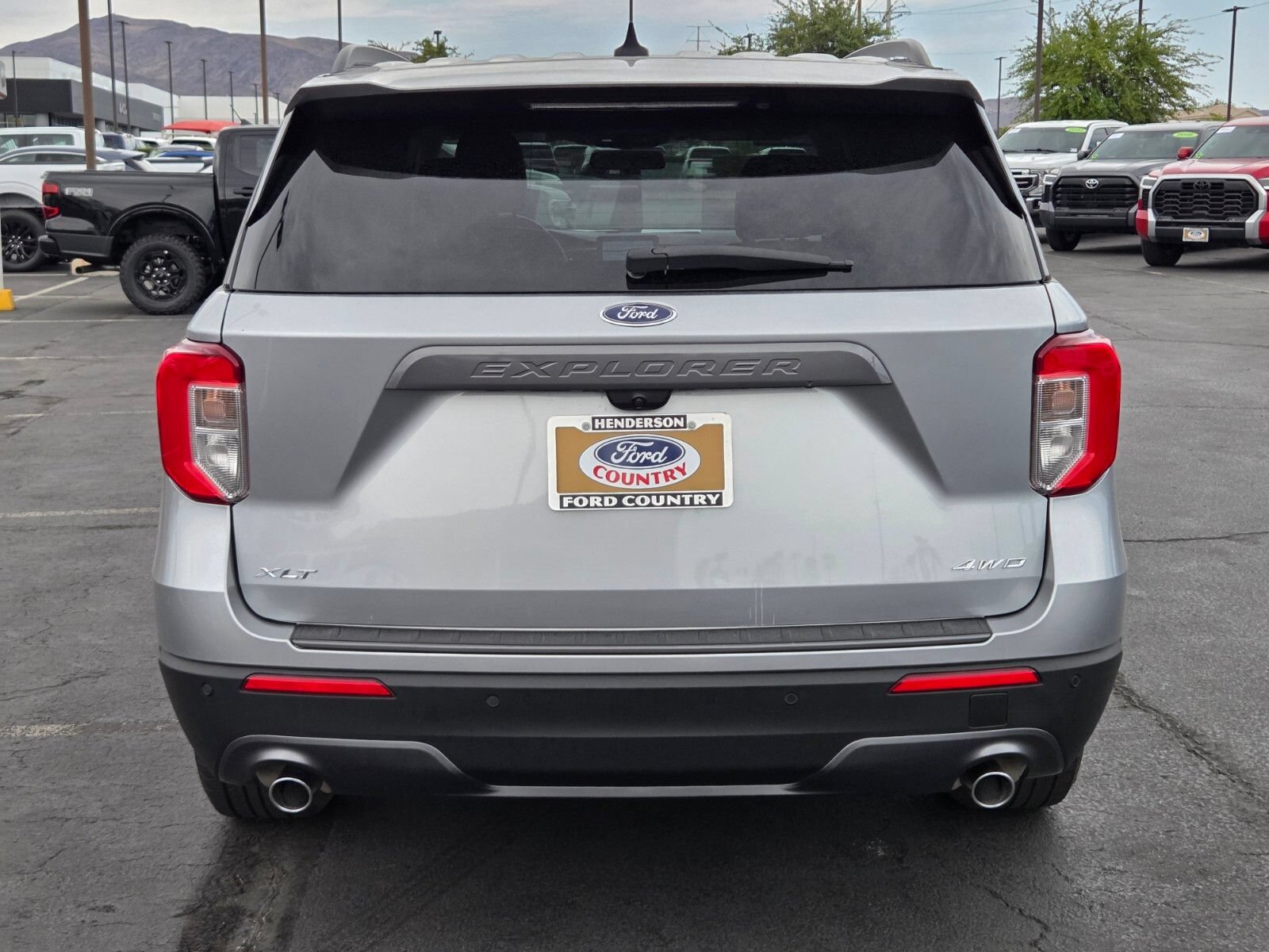 Certified 2022 Ford Explorer XLT w/ Equipment Group 202A AWD/4WD image 5