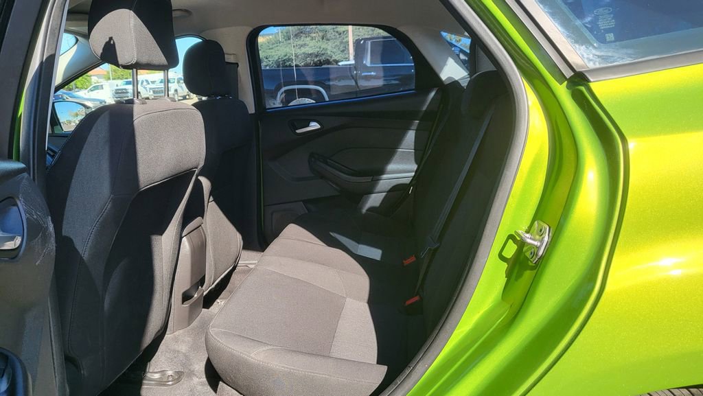 Used 2018 Ford Focus SE w/ SE Appearance Package image 22