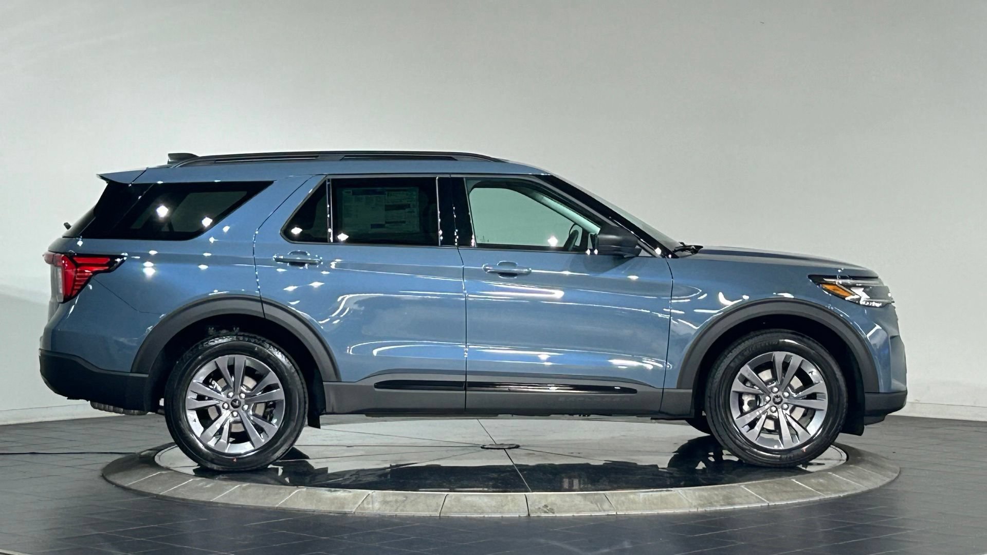 New 2026 Ford Explorer Active w/ Active Comfort Package AWD/4WD image 11