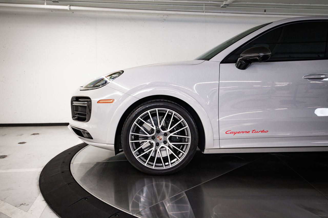 Certified 2022 Porsche Cayenne Turbo AWD/4WD image 11