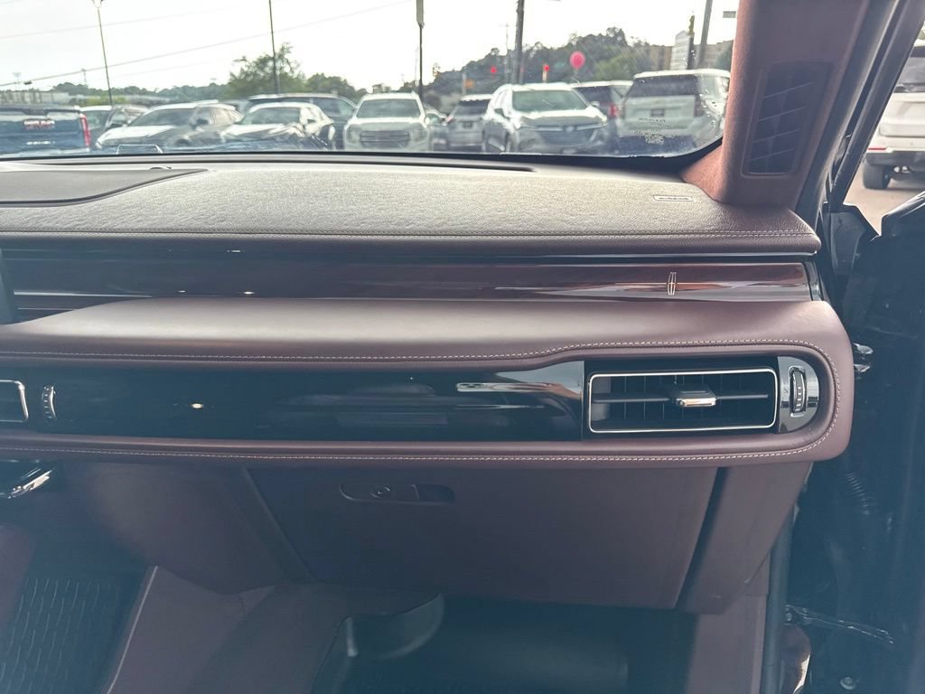 Used 2024 Lincoln Aviator Black Label w/ Dynamic Handling Package AWD/4WD image 18