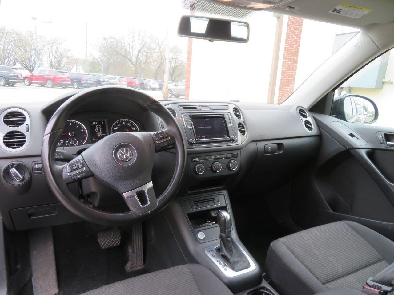 Used 2017 Volkswagen Tiguan S image 6