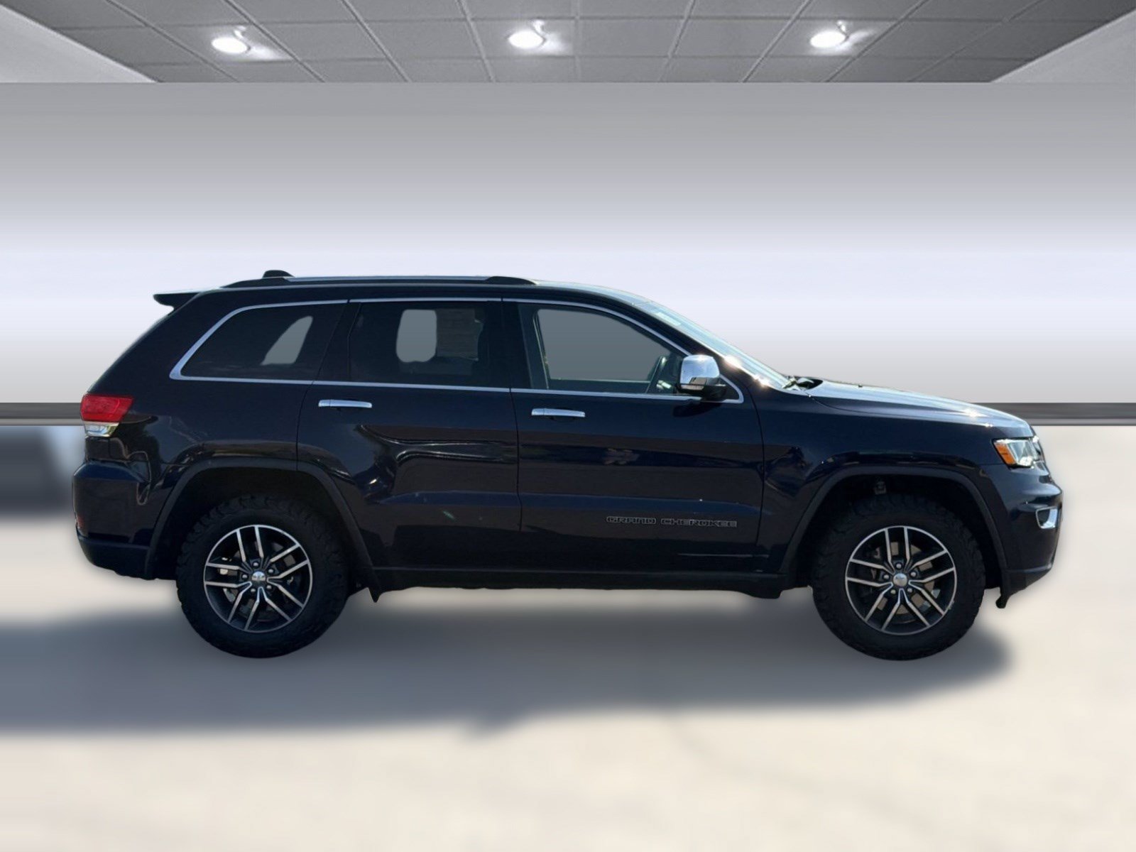 Used 2018 Jeep Grand Cherokee Limited AWD/4WD image 8