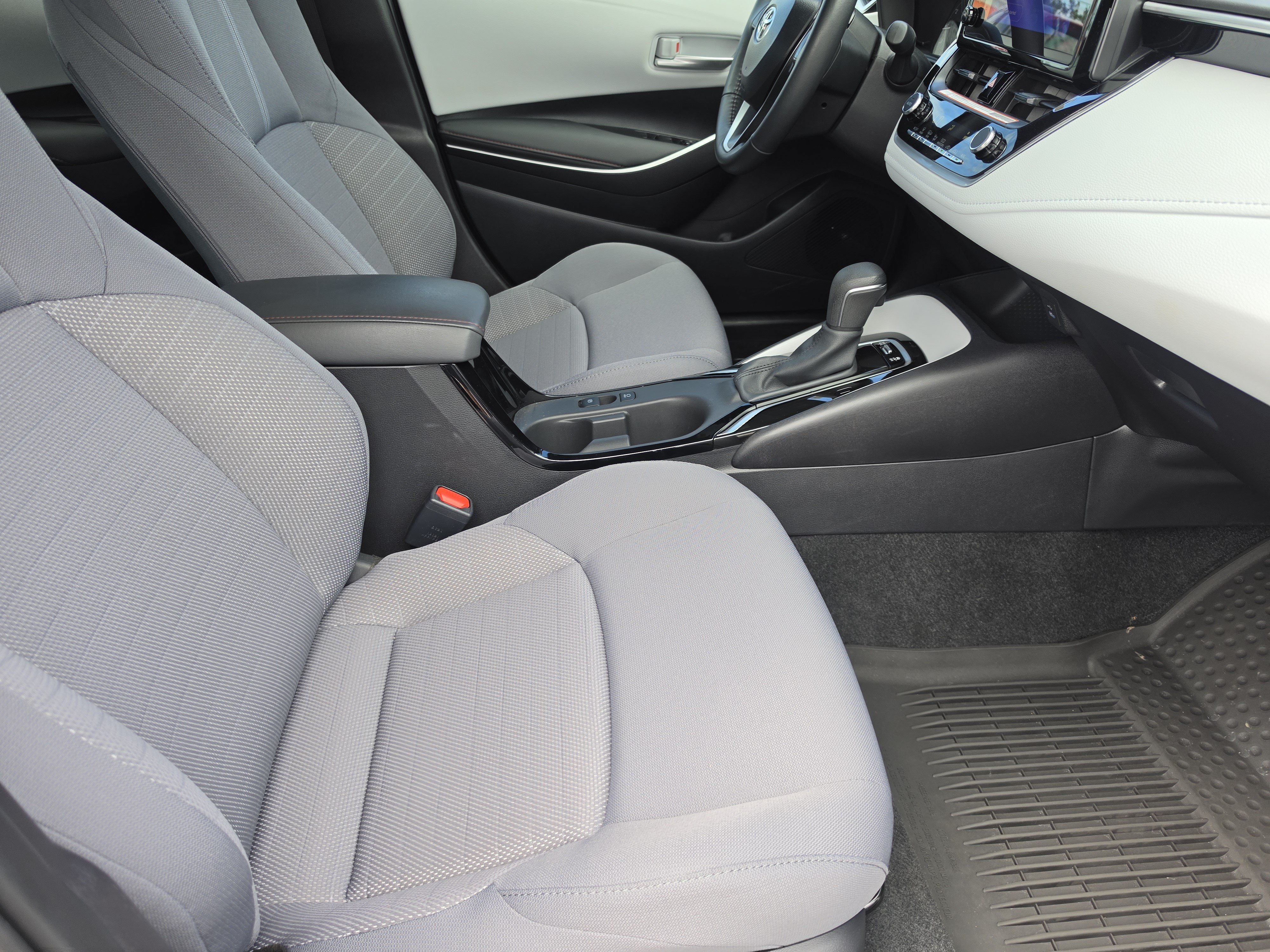 Certified 2025 Toyota Corolla SE FWD image 12