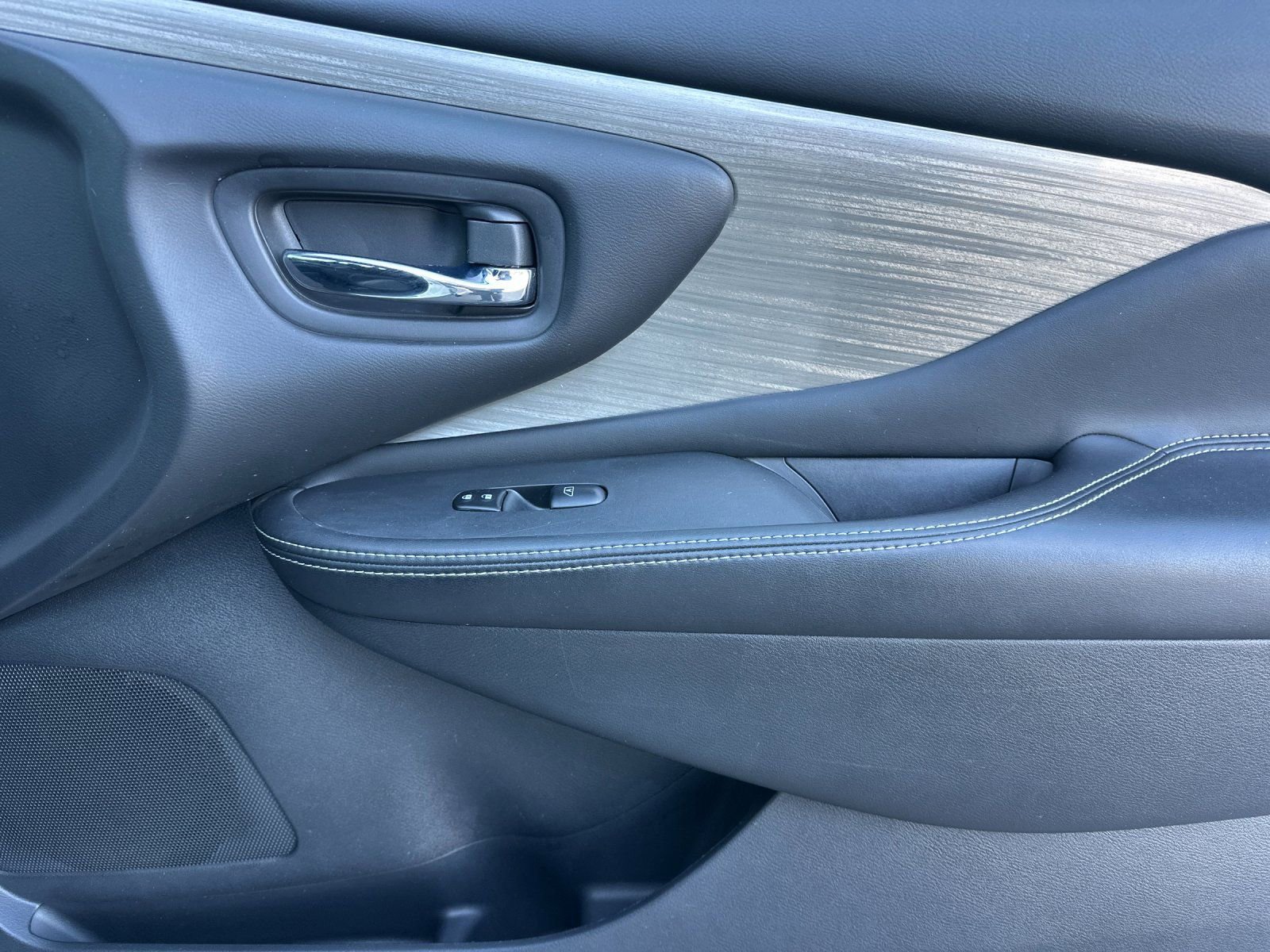 Used 2017 Nissan Murano S image 19