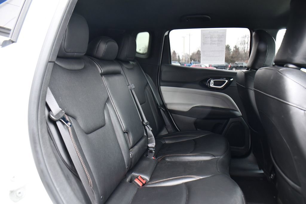 Used 2024 Jeep Compass Limited image 17