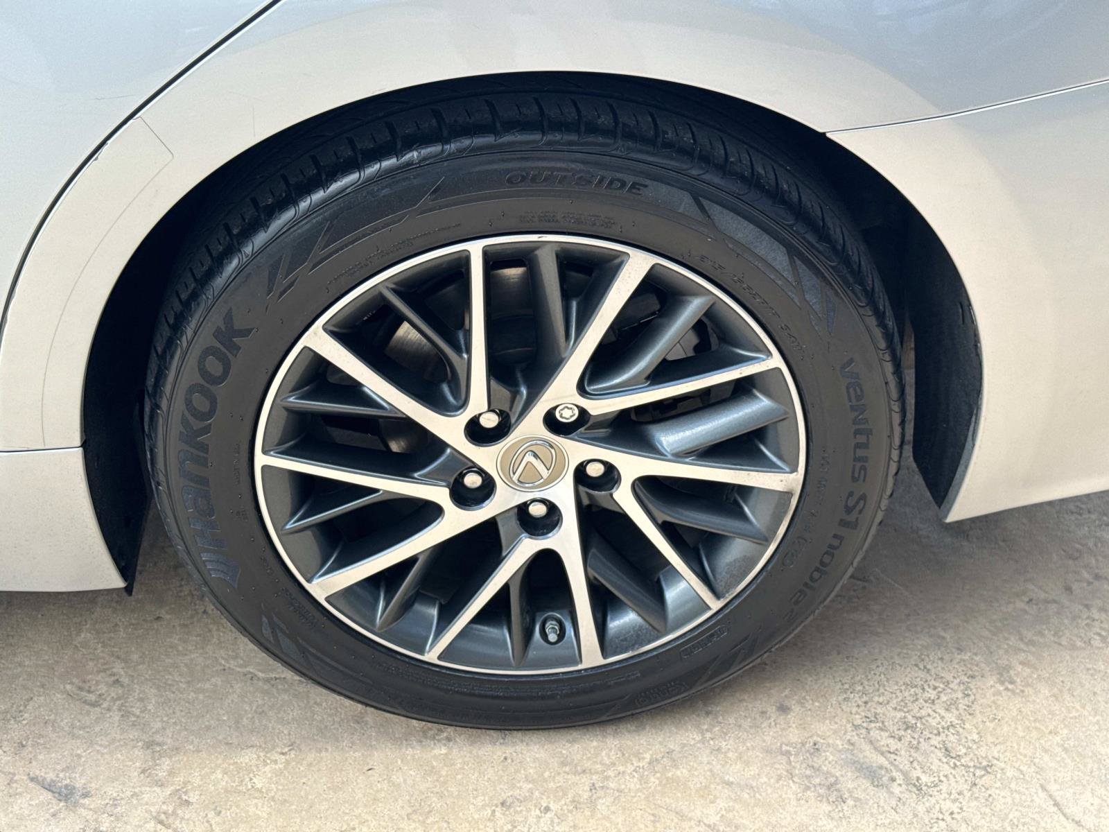 Used 2017 Lexus ES 350 w/ Luxury Package FWD image 22