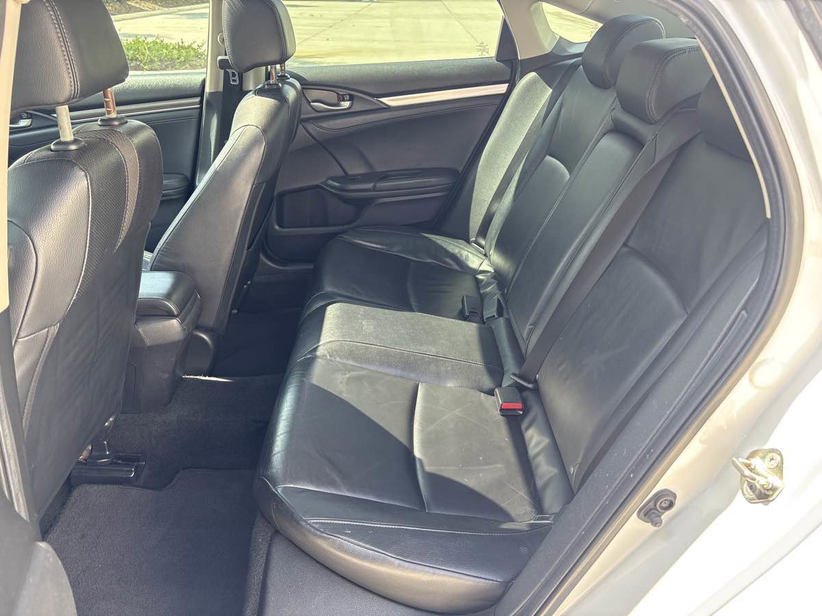 Used 2019 Honda Civic EX-L image 12