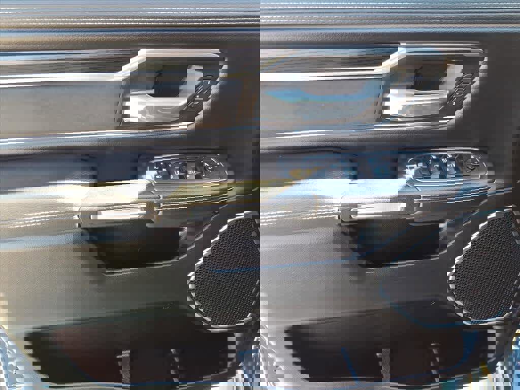 Used 2023 RAM 1500 Laramie image 3