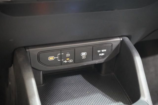 Used 2025 Kia K4 LXS image 29
