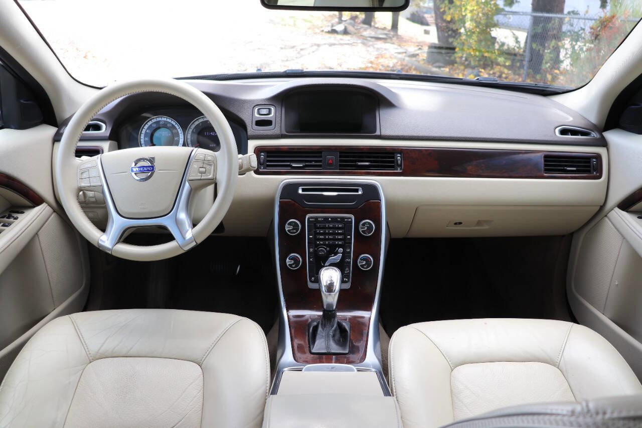 Used 2013 Volvo XC70 T6 image 18