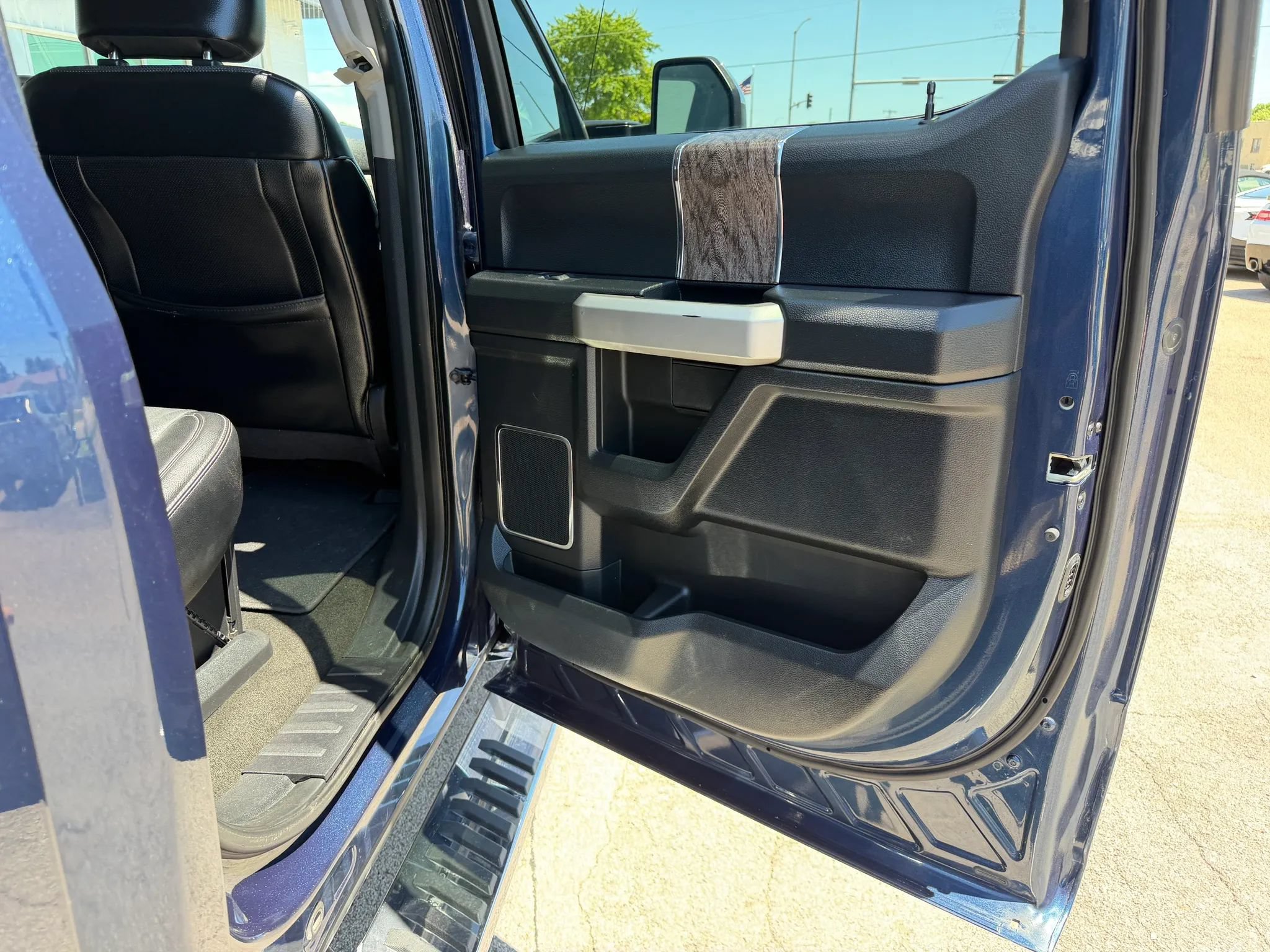 Used 2017 Ford F250 Lariat w/ Chrome Package AWD/4WD image 11