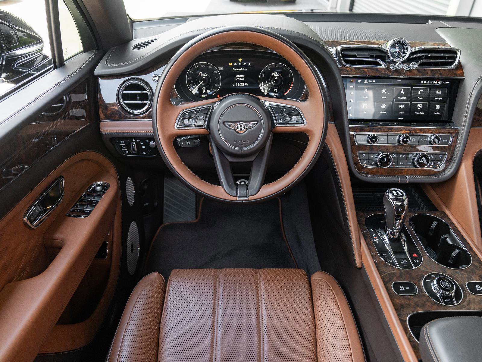 Used 2023 Bentley Bentayga Extended Wheelbase AWD/4WD image 38