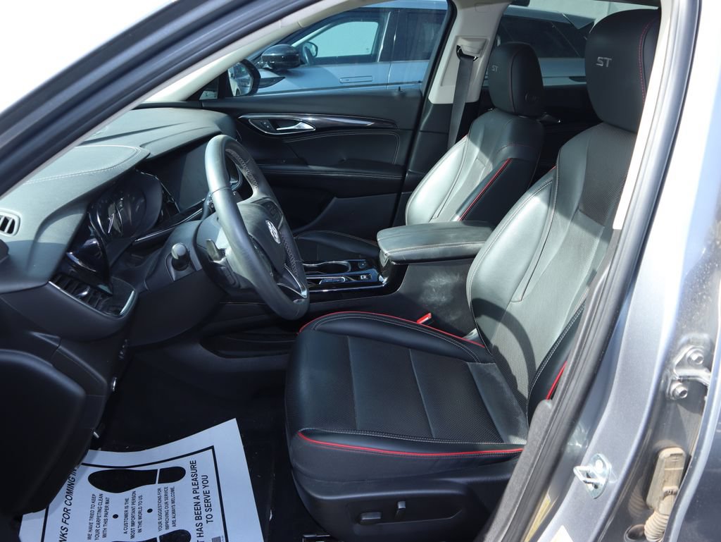 Used 2022 Buick Envision Essence w/ Technology Package I FWD image 10