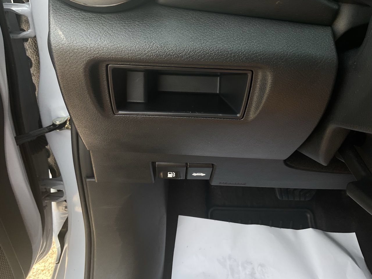 Used 2025 Nissan Versa SR w/ Trunk Package FWD image 19