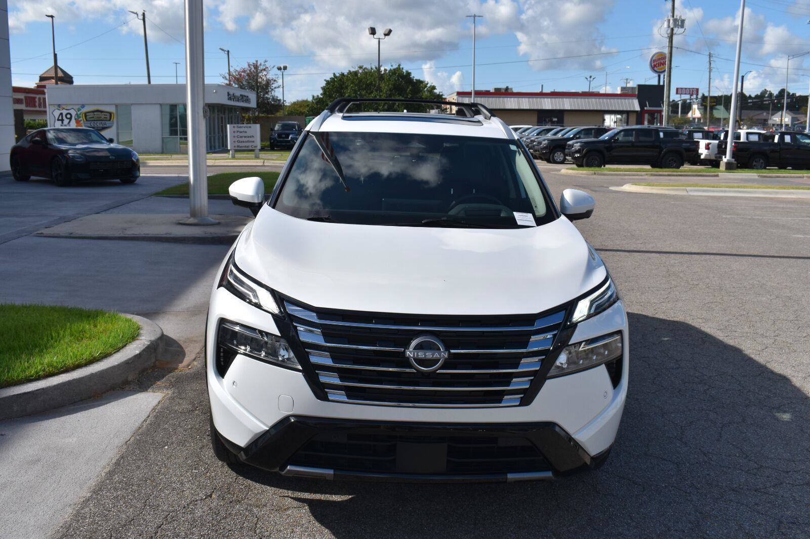 Used 2025 Nissan Rogue Platinum w/ Platinum Premium Package FWD image 18