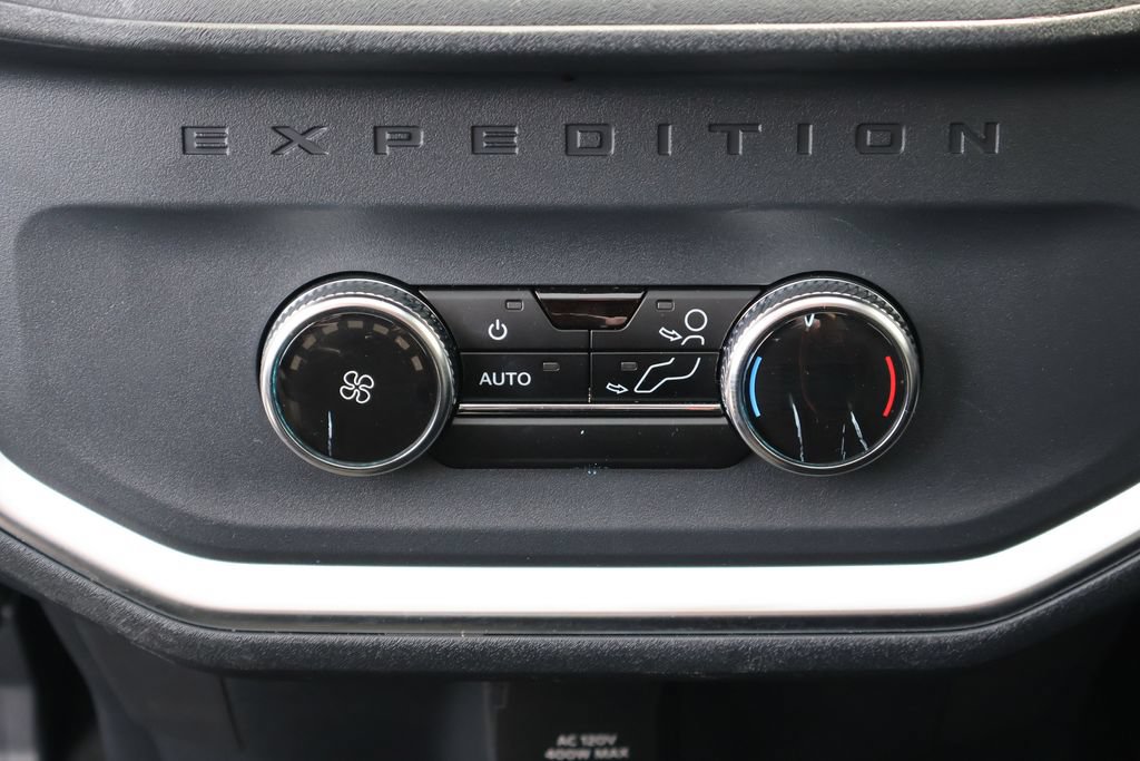 Used 2025 Ford Expedition Max Active AWD/4WD image 19