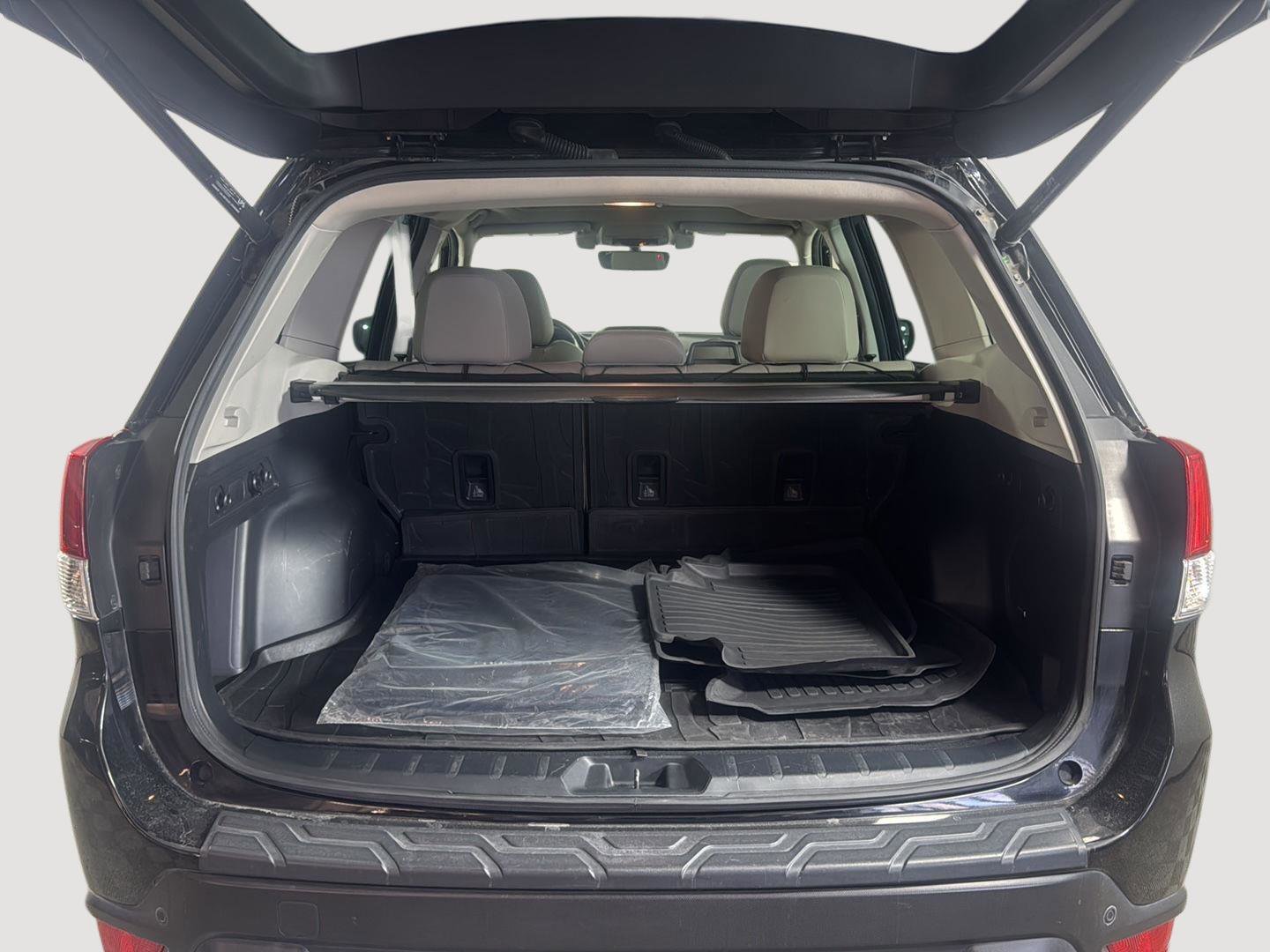 Used 2021 Subaru Forester Limited image 6