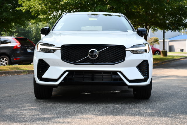 New 2026 Volvo XC60 T8 Plus w/ Climate Package PRO AWD/4WD image 2