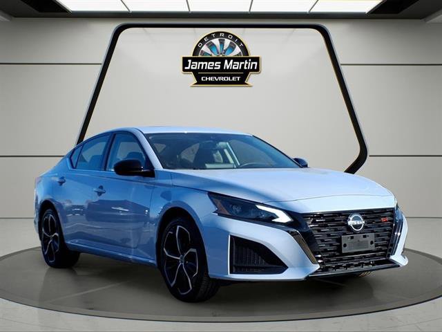 Used 2024 Nissan Altima 2.5 SR image 3