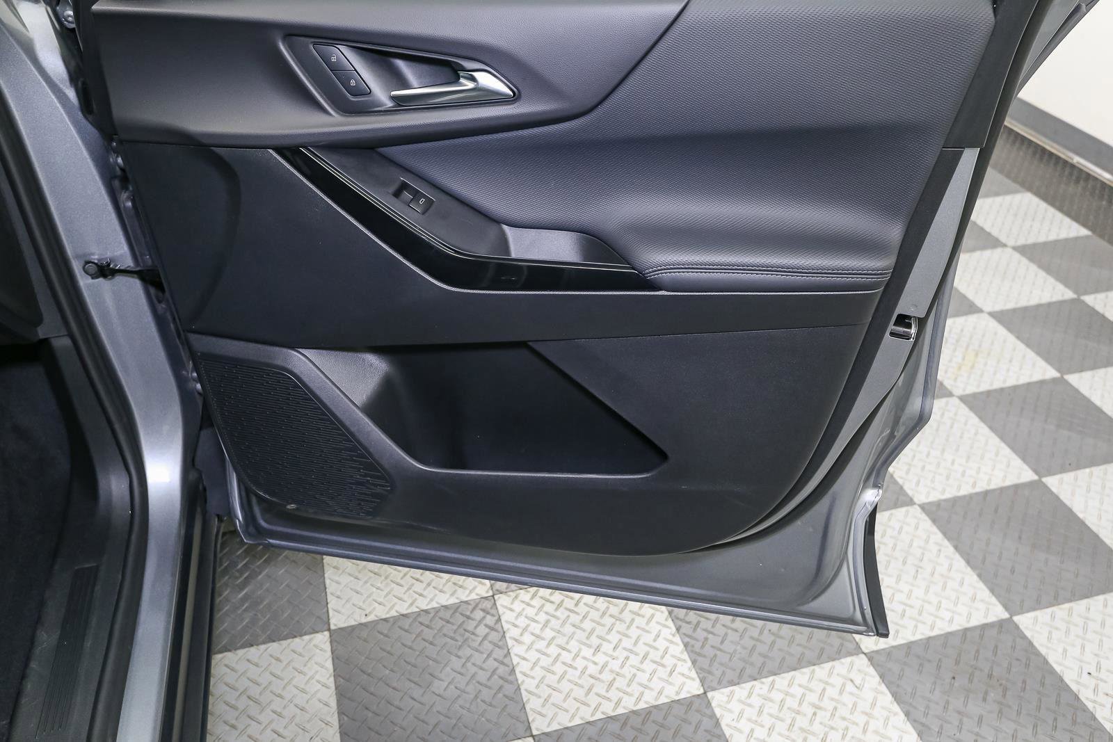 Used 2026 Chevrolet Equinox LT AWD/4WD image 19