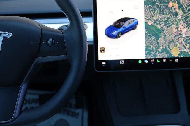 Used 2023 Tesla Model 3 Standard Range image 33