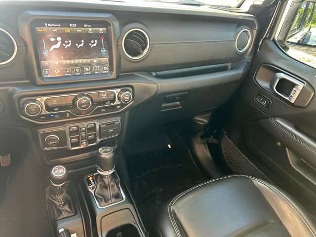 Used 2022 Jeep Wrangler Unlimited Sahara AWD/4WD image 11